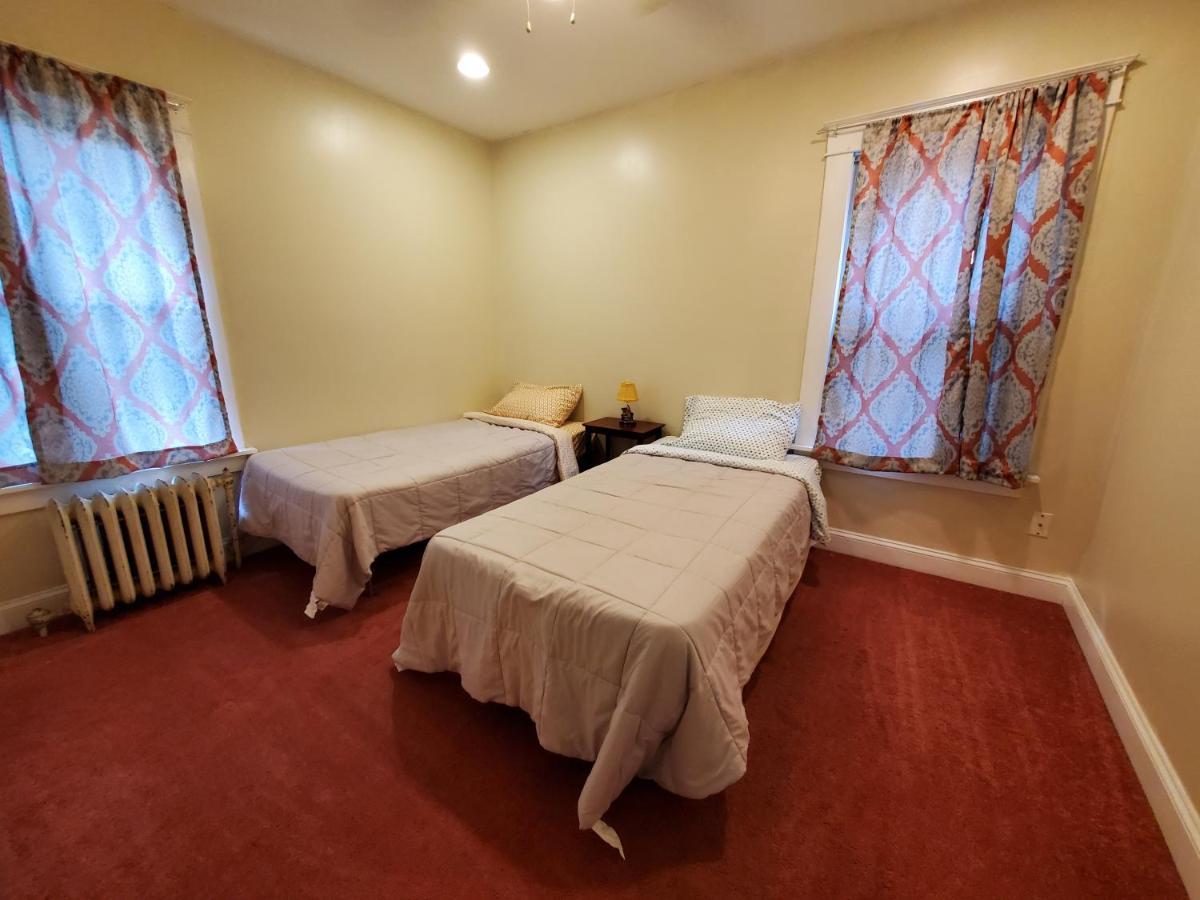 6 Minutes From The Falls! Spacious 2Nd Floor Apartment Sleeps 5 ナイアガラフォールズ エクステリア 写真
